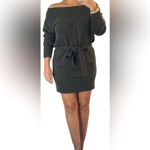 Intermix hunter green sweater dress with tie belt.  Size P. Stretchy